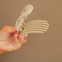 Circle Cutout Flat Claw Clip