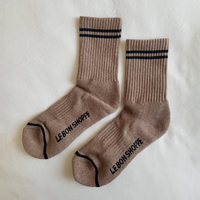 boyfriend socks in the color cocoa