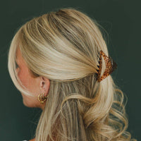 tan spotted triangle claw clip