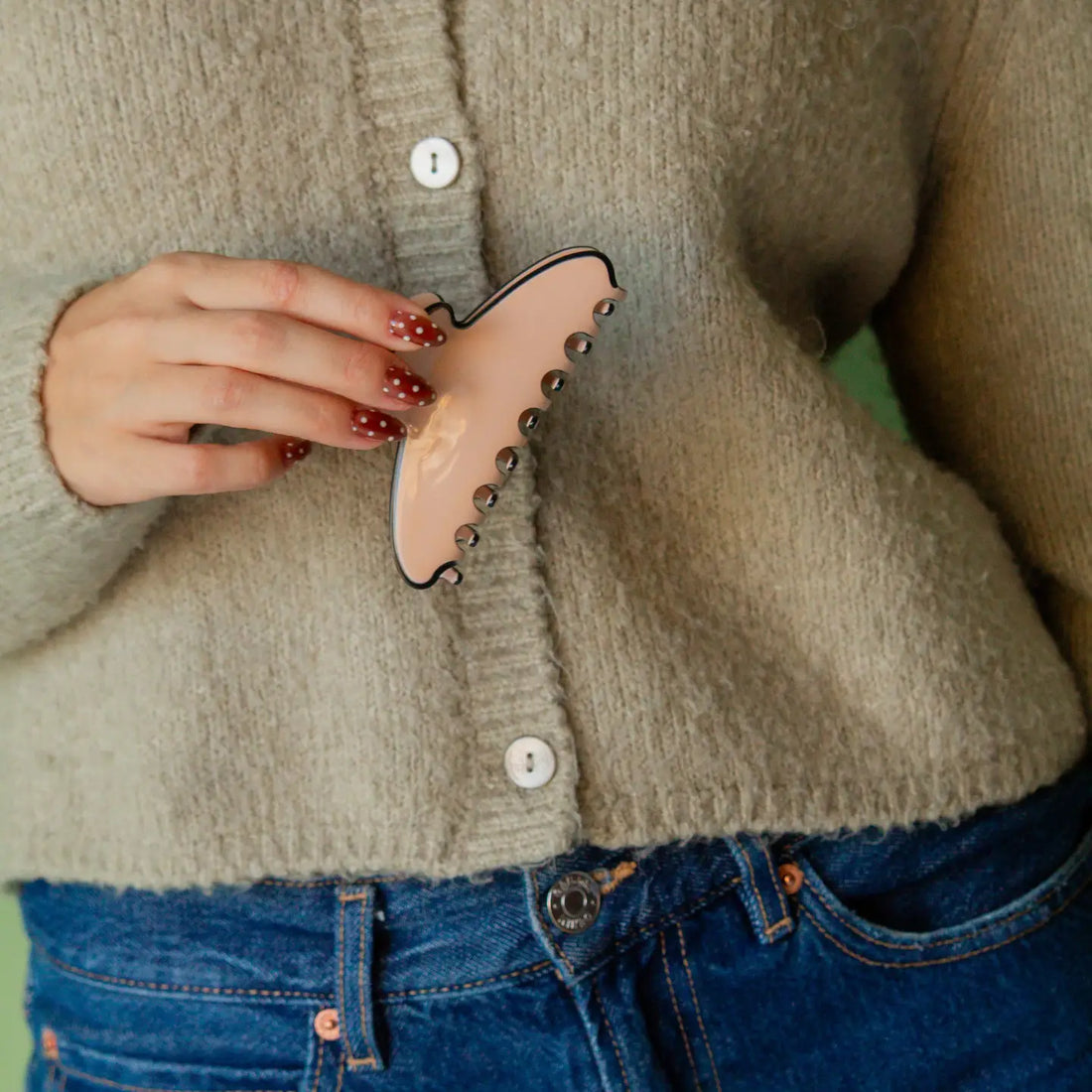 Black Trimmed Claw Clip