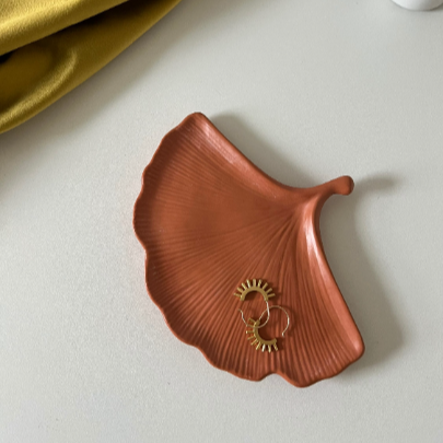 terracotta colored leaf tray