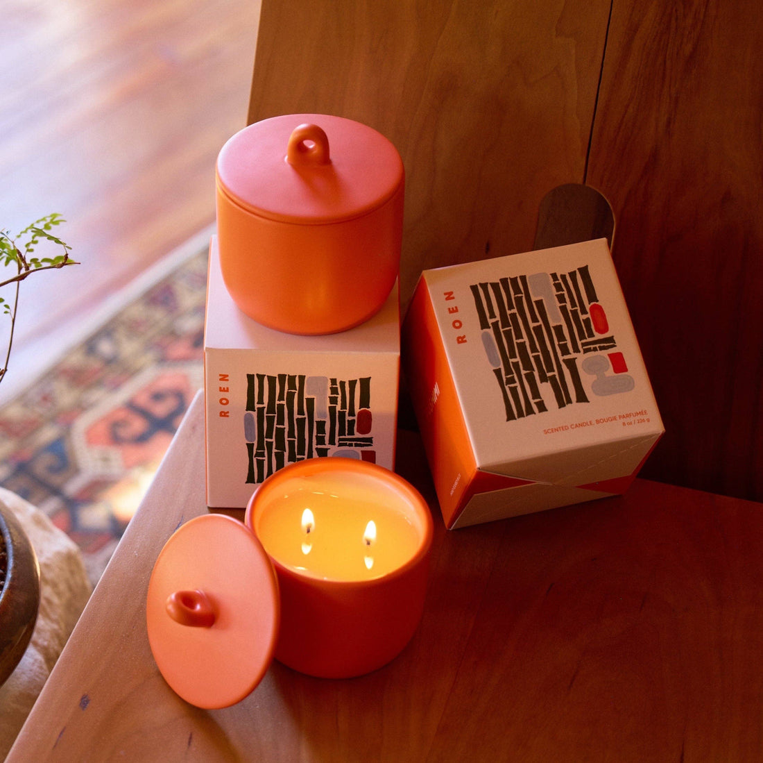 damp earth, moso bamboo, cinnamon fern, choji incense, creeping moss scented candle