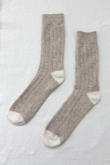 Mens cashmere socks in color fawn