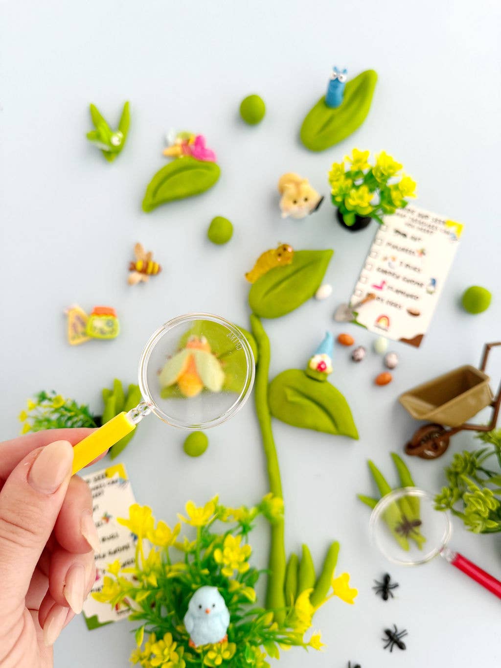 Backyard Bug Seek 'n Find KidDough Kit