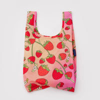 Reusable bag with strawberry pattern 