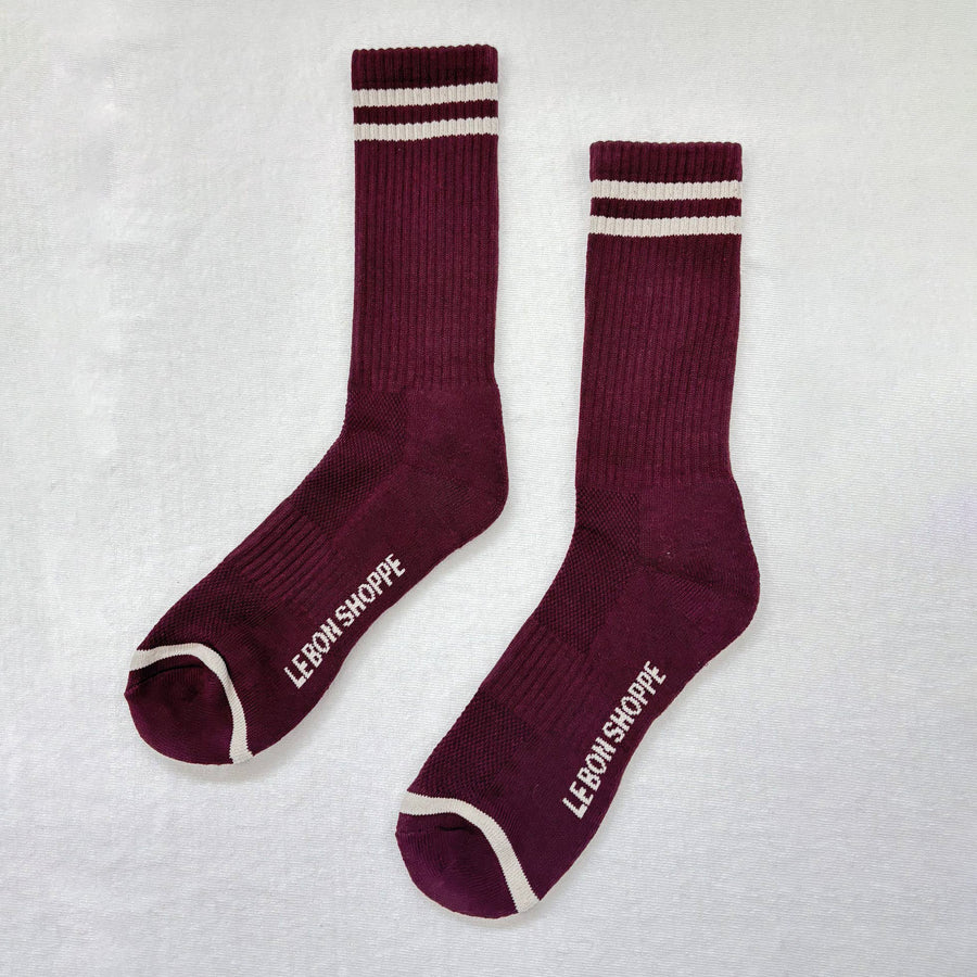 le bon shoppe extended boyfriend socks in maroon