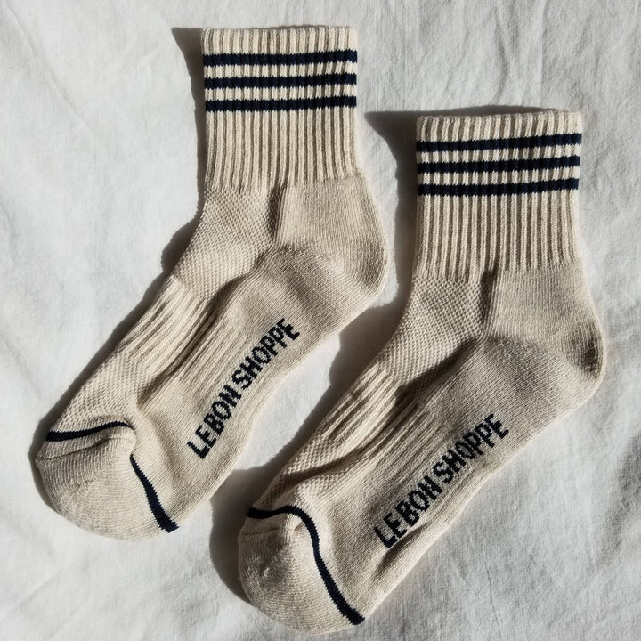 Le Bon Shoppe Girlfriend crew socks in oatmeal