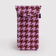 pink houndstooth patterned puffy glasses sleeve