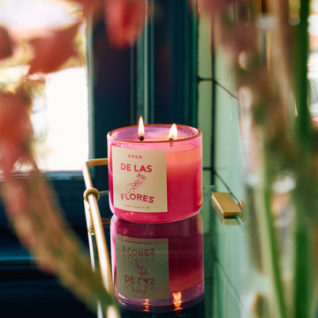 De Las Flores Roen candle in pink vessel